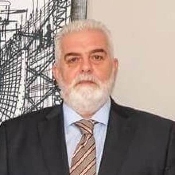 Μιχάλης Γαλιατσάτος